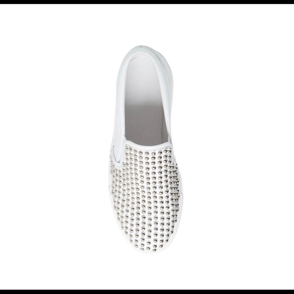 Steve Madden - white stub slip on